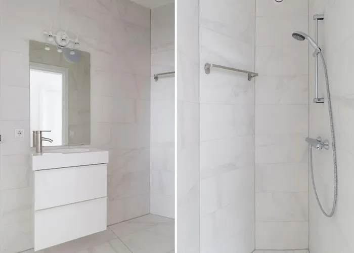 B 4p Free Public Parking *